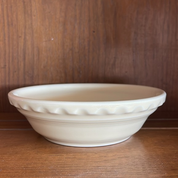 FIESTA 6” Small Pie Baker in Ivory- Retired color! - Picture 3 of 6